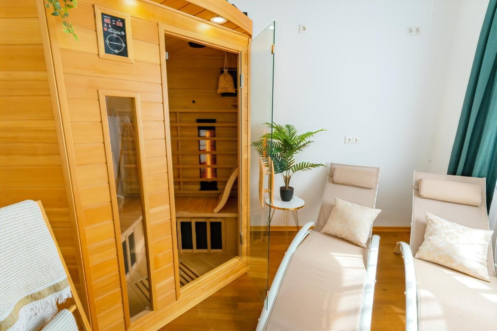 The Big Muenster Fuer Bis Zu 12, Whirlpool, Sauna, Zentral, Tischfussball, Balkon, Gasgrill Улм Екстериор снимка